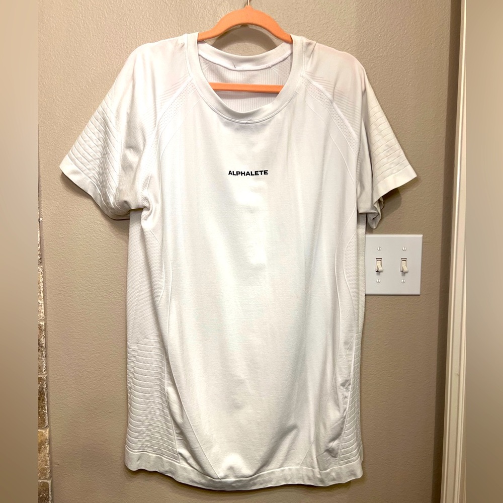 Men’s ALPHALETE shirt